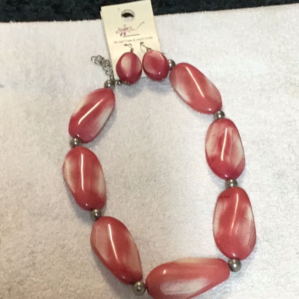 Mauve and White Necklace Set